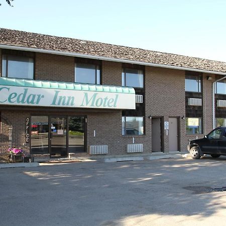 Cedar Inn Lloydminster Ngoại thất bức ảnh